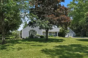 3702 Meadow Ln, Saline, MI 48176 - Photo 2