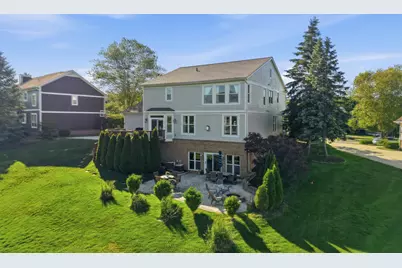 5693 Strawberry Circle, Commerce Township, MI 48382 - Photo 38