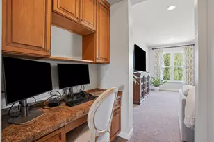 5693 Strawberry Cir, Commerce Township, MI 48382 - Photo 20