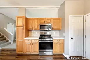 2304 Brookfarm Ct SE, Grand Rapids, MI 49508 - Photo 12