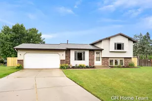 2304 Brookfarm Ct SE, Grand Rapids, MI 49508 - Photo 2
