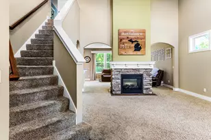 2852 N Saddle Ridge Ct NE, Rockford, MI 49341 - Photo 2
