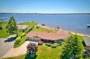 909 Tostenabe Ln, Muskegon, MI 49445 - Photo 38