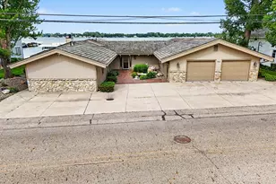 564 Lake Dr, Coldwater, MI 49036 - Photo 2