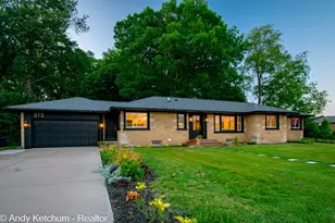 315 W 40th St, Holland, MI 49423 - Photo 1