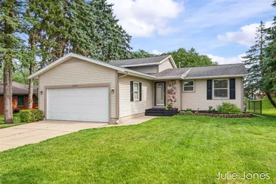 1554 Wakely Street NE, Grand Rapids, MI 49505 - Photo 2