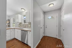 1554 Wakely St NE, Grand Rapids, MI 49505 - Photo 4