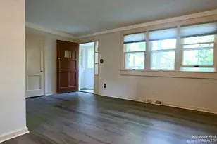 611 Robin Rd, Ann Arbor, MI 48103 - Photo 8