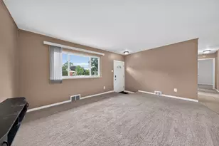 43924 Donley Dr, Sterling Heights, MI 48314 - Photo 10