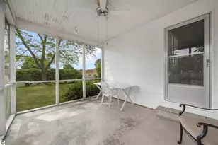 424 Crestview Pl, Cadillac, MI 49601 - Photo 28
