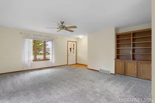 205 Parkside Dr, Zeeland, MI 49464 - Photo 4