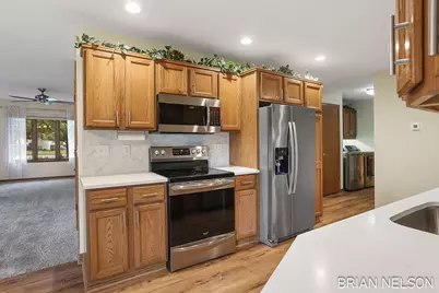 205 Parkside Drive, Zeeland, MI 49464 - Photo 10