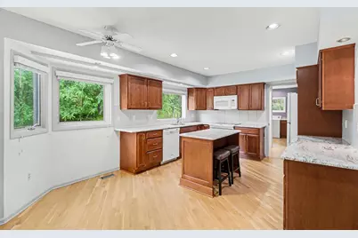 5635 Stanhope Street, West Bloomfield, MI 48322 - Photo 8