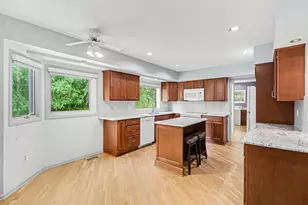 5635 Stanhope St, West Bloomfield, MI 48322 - Photo 8