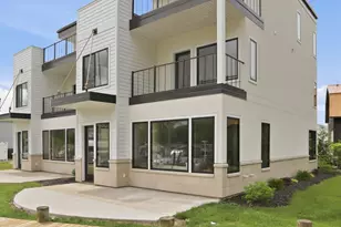 1 N Bailey Ave, South Haven, MI 49090 - Photo 2