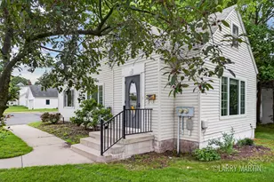 224 S Weaver Ave, Fremont, MI 49412 - Photo 2