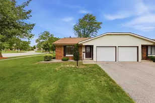 53 Old Mill Dr, Holland, MI 49423 - Photo 2
