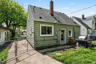 25850 Hanover St, Dearborn Heights, MI 48125 - Photo 14