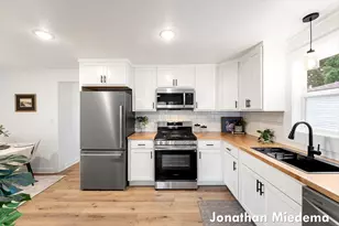 310 Majestic St SE, Grand Rapids, MI 49548 - Photo 8