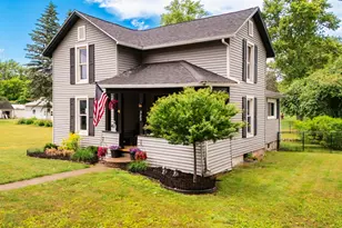 325 Grand St, Springport, MI 49284 - Photo 2