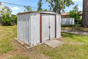 8041 Packard Ave, Warren, MI 48089 - Photo 12