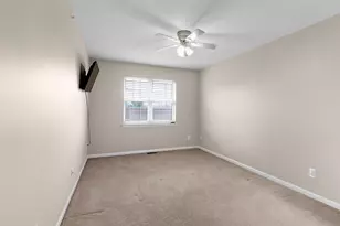 16992 Farmington Rd, Livonia, MI 48154 - Photo 12