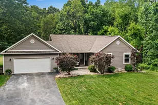 1298 Kendor Dr, Brighton, MI 48114 - Photo 2