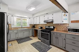 38701 Co Rd 665, Paw Paw, MI 49079 - Photo 8