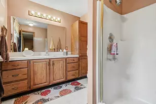2143 Wolfboro Dr SE, Grand Rapids, MI 49508 - Photo 16