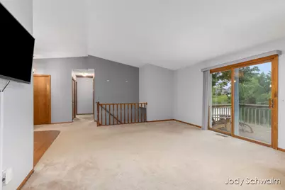 2223 Maguire Avenue NE, Grand Rapids, MI 49525 - Photo 8