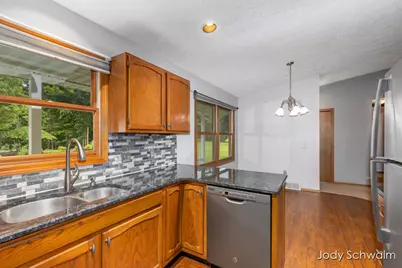 2223 Maguire Avenue NE, Grand Rapids, MI 49525 - Photo 14