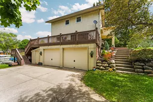 7490 Ledgewood Dr, Fenton, MI 48430 - Photo 32