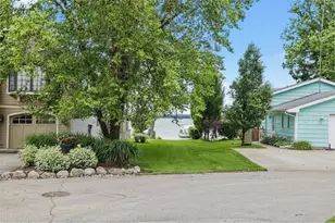 1372 Burlington Dr, Hickory Corners, MI 49060 - Photo 4