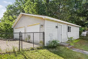 1372 Burlington Dr, Hickory Corners, MI 49060 - Photo 20
