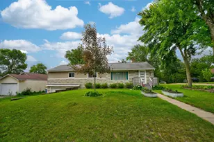 5345 Clinton River Dr, Waterford, MI 48327 - Photo 6
