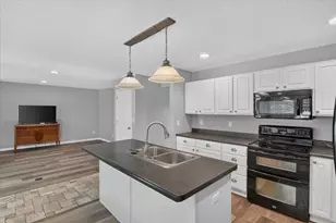 2066 Friar Tuck Cir, Adrian, MI 49221 - Photo 16