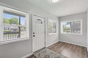 79 N Sanford St, Pontiac, MI 48342 - Photo 4