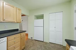249 NE Fairbanks St, Grand Rapids, MI 49503 - Photo 16