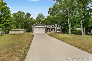 13407 152nd Ave, Grand Haven, MI 49417 - Photo 1
