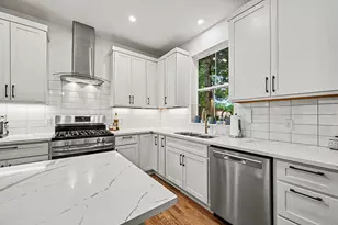 586 Kuehnle Ave, Ann Arbor, MI 48103 - Photo 10