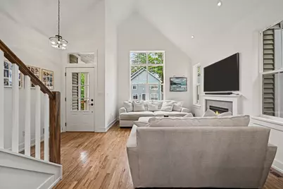 586 Kuehnle Avenue, Ann Arbor, MI 48103 - Photo 2