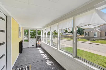 37 W Garfield Avenue, Zeeland, MI 49464 - Photo 4