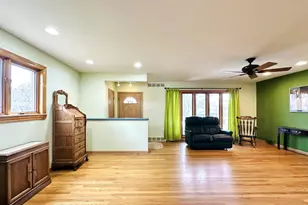 23213 Greencrest St, Saint Clair Shores, MI 48080 - Photo 14
