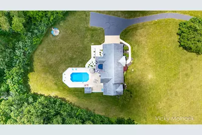 817 Pheasant Ridge Drive, Hastings, MI 49058 - Photo 6