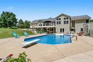 817 Pheasant Ridge Dr, Hastings, MI 49058 - Photo 2
