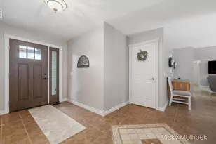 817 Pheasant Ridge Dr, Hastings, MI 49058 - Photo 4