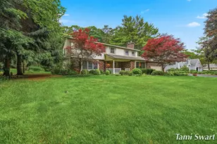 17484 Beech Hill Dr, Grand Haven, MI 49417 - Photo 2