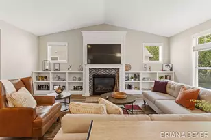 11494 S Lake Dr, Holland, MI 49424 - Photo 12
