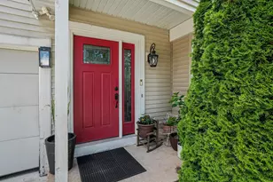 1152 E 12th St, Holland, MI 49423 - Photo 4