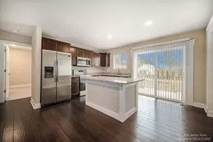 1 Maple Vlg Ct, Ann Arbor, MI 48103 - Photo 8